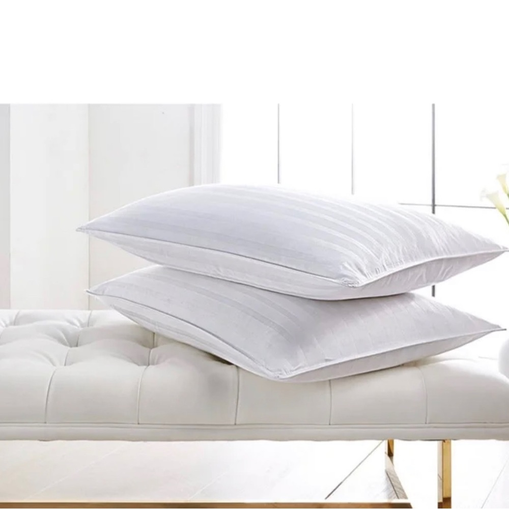 Bundle the 2 pillows soft size Queen